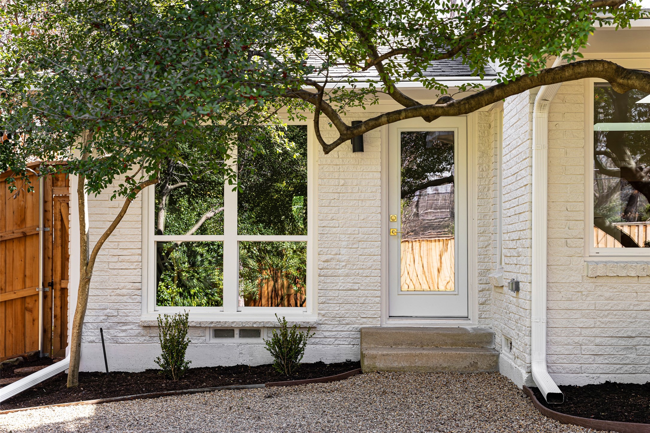 13723 Hughes Lane Dallas TX 75240