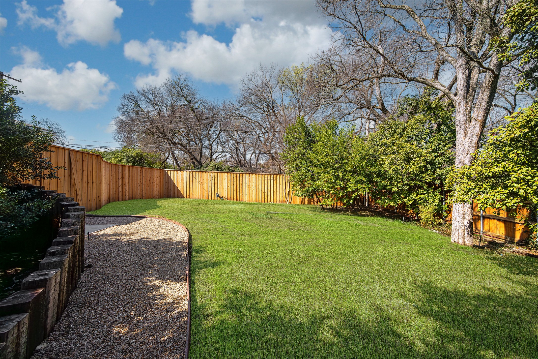 13723 Hughes Lane Dallas TX 75240