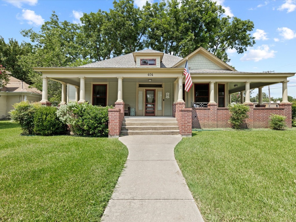 404 S Walnut Street Cleburne TX 76033