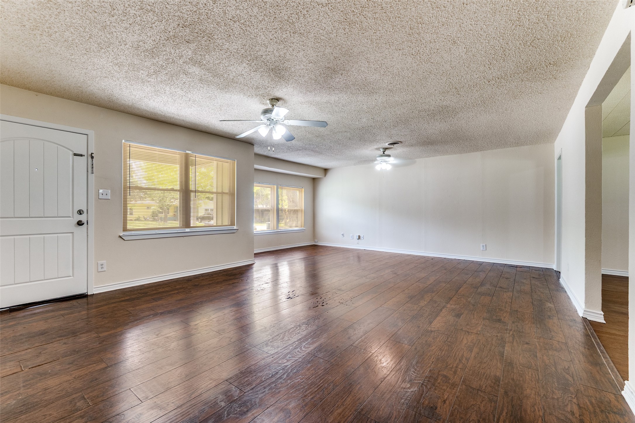 11525 Strand Street Dallas TX 75218
