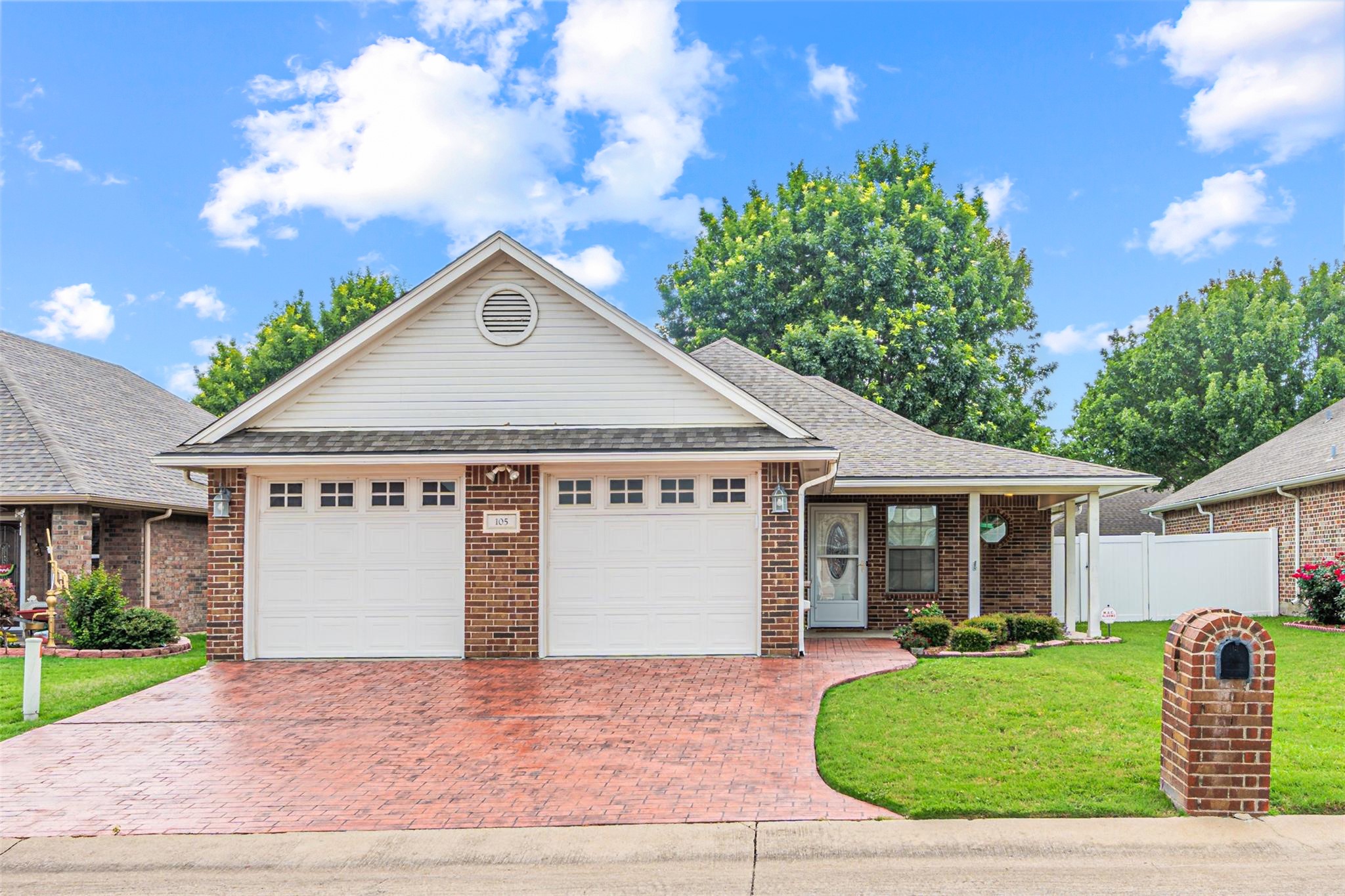 105 Sunglow Loop Red Oak TX 75154