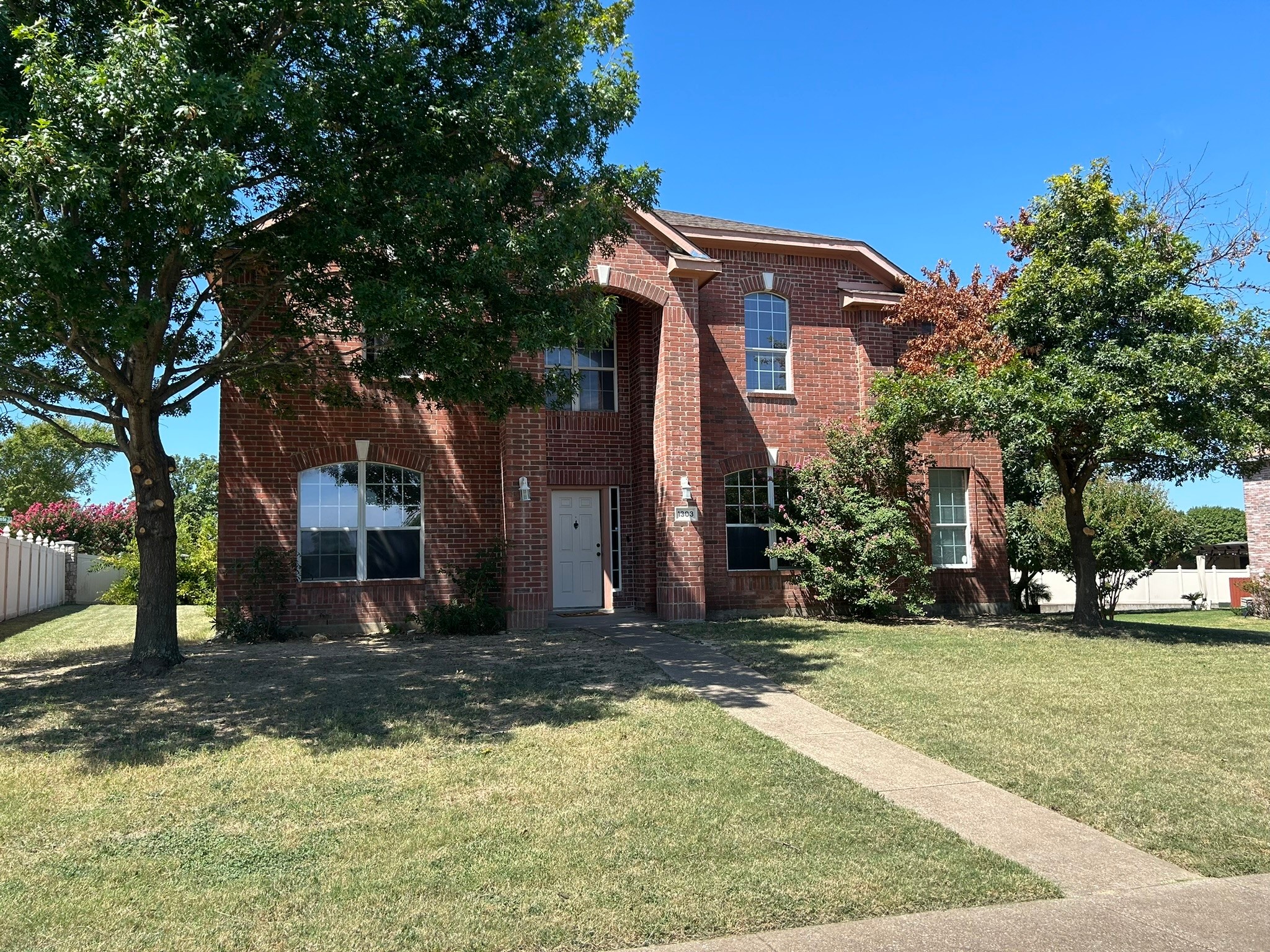 1303 Falcon Hollow Cedar Hill TX 75104