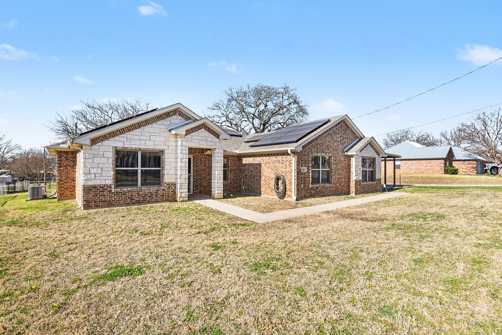 621 N Avenue B Springtown TX 76082