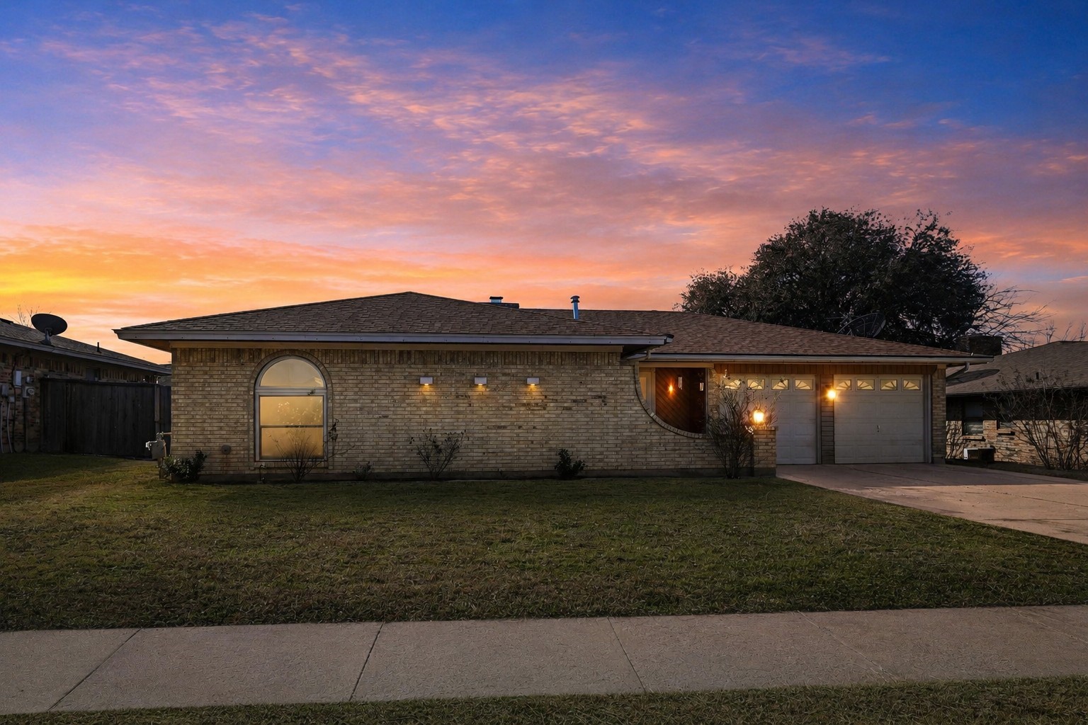 2106 Avalon Lane Arlington TX 76014