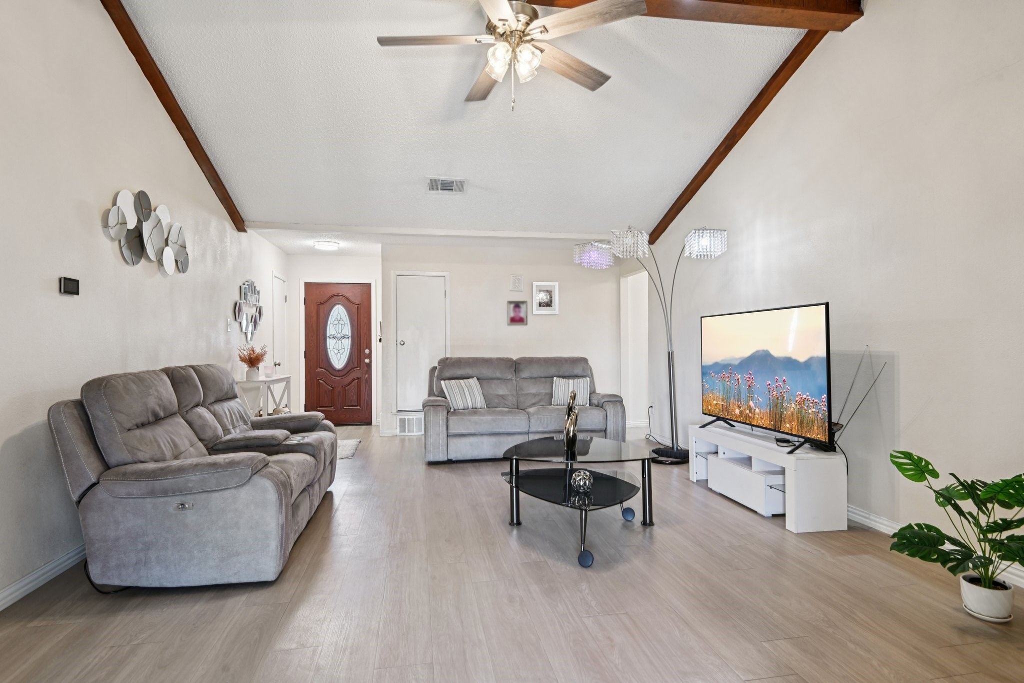 2106 Avalon Lane Arlington TX 76014