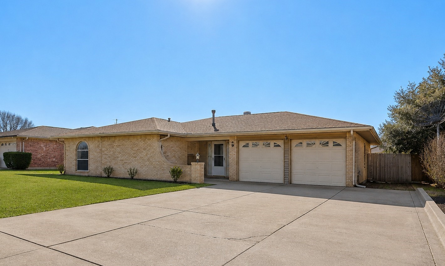 2106 Avalon Lane Arlington TX 76014