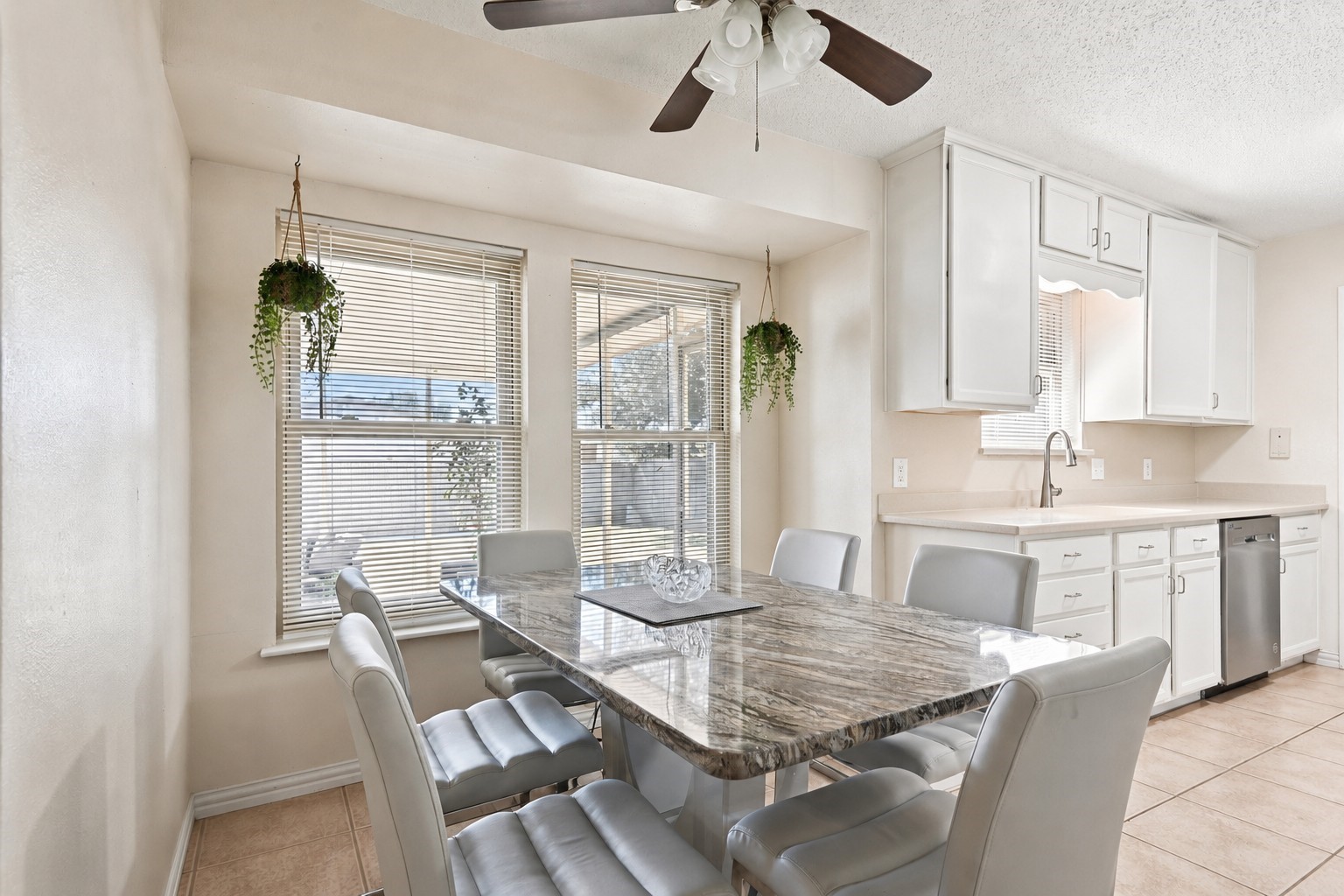 2106 Avalon Lane Arlington TX 76014