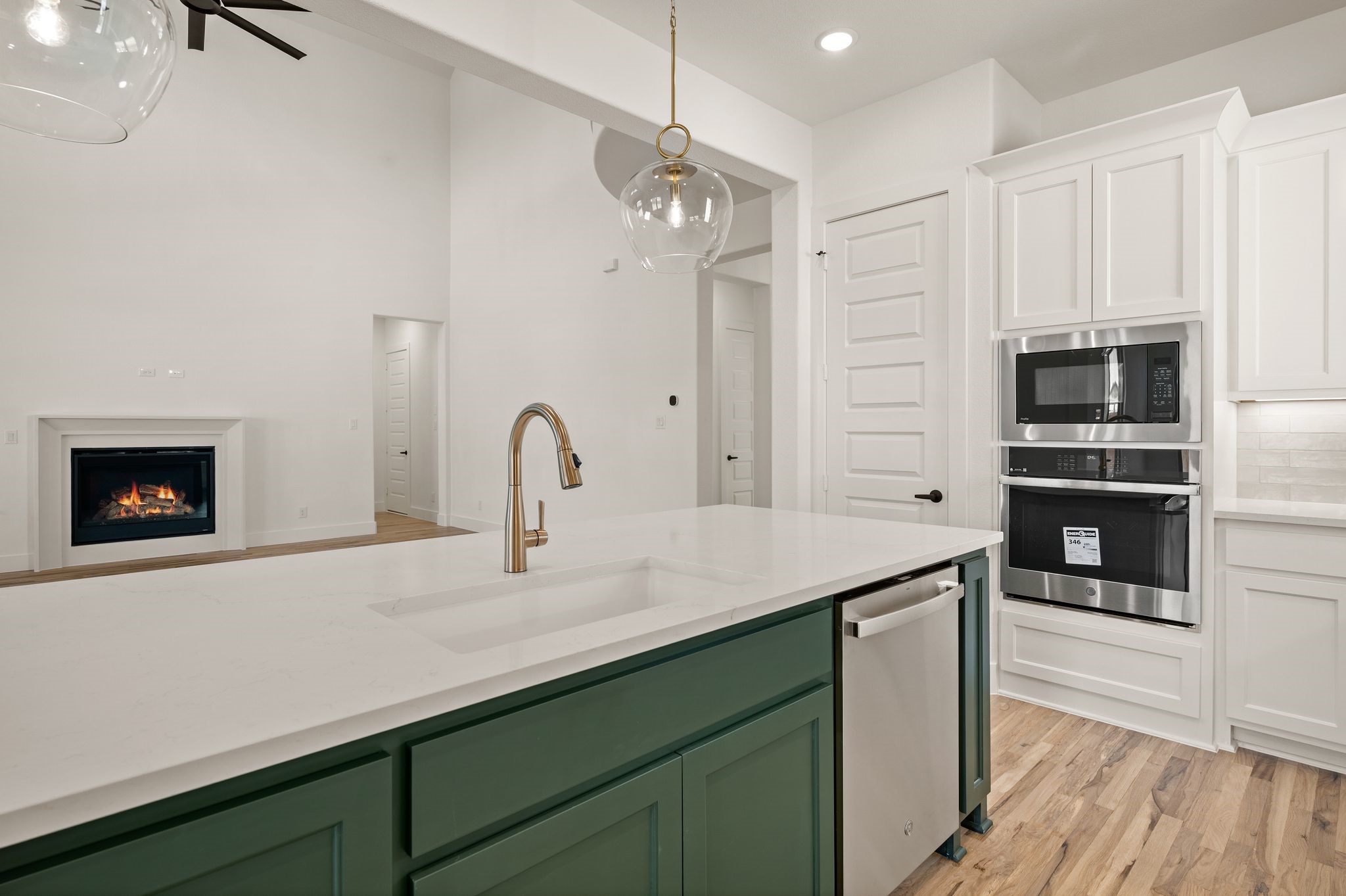 906 Highlands Avenue Aledo TX 76008