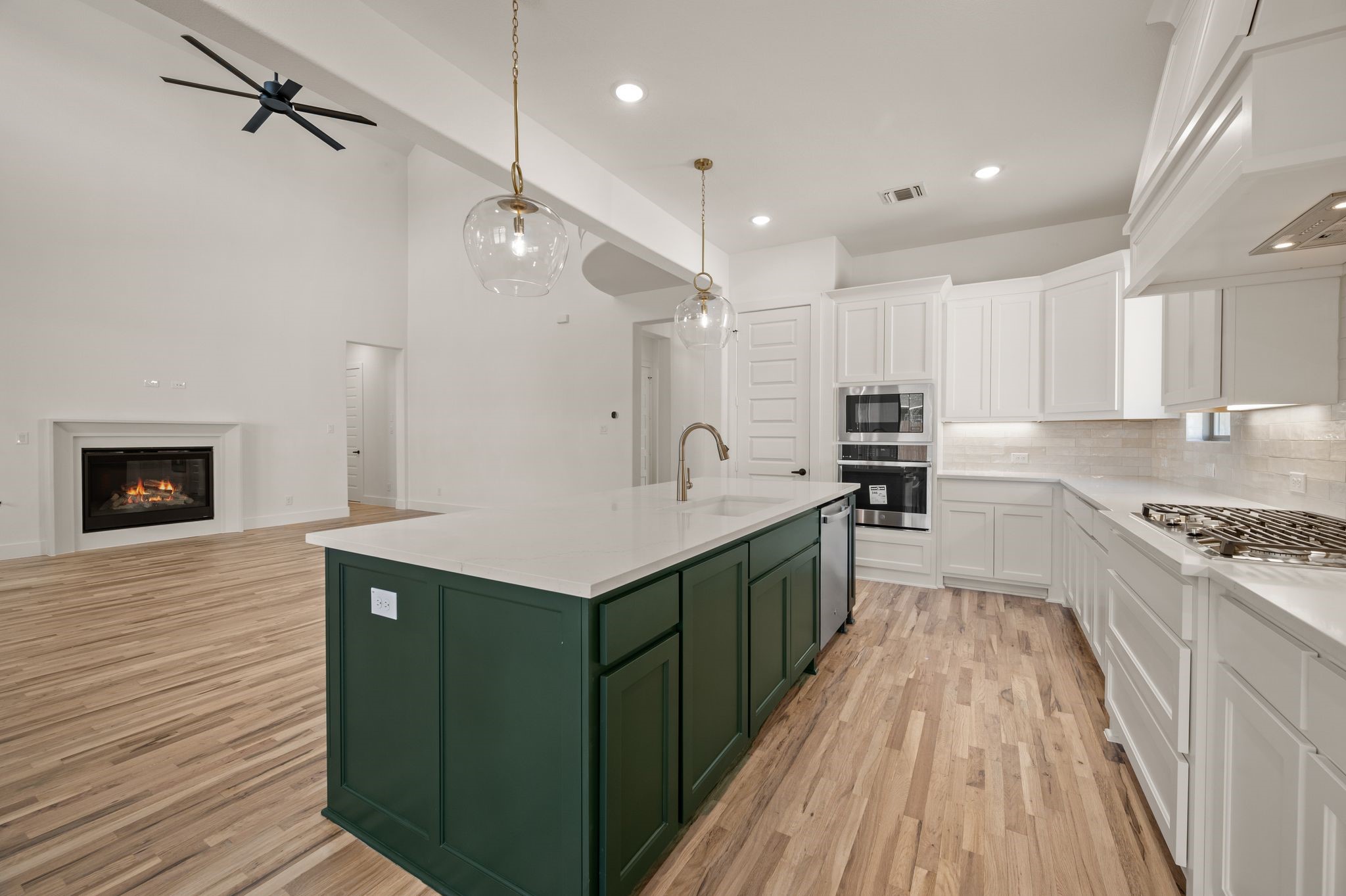 906 Highlands Avenue Aledo TX 76008