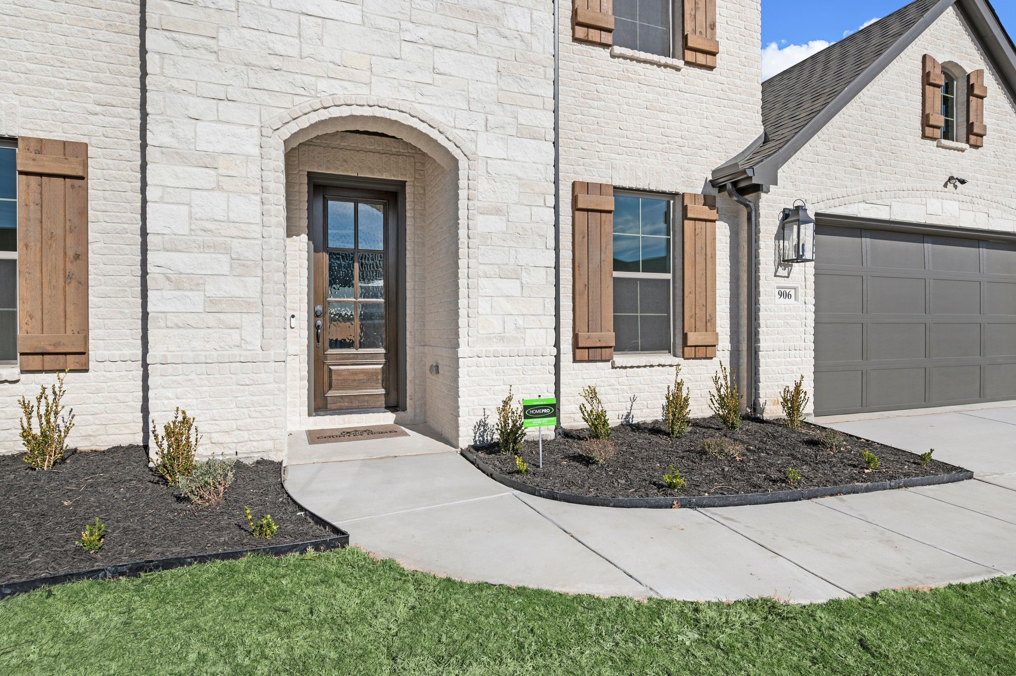 906 Highlands Avenue Aledo TX 76008