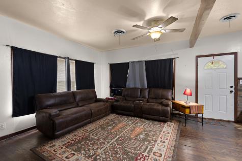 301 W Nelson Street Bowie TX 76230