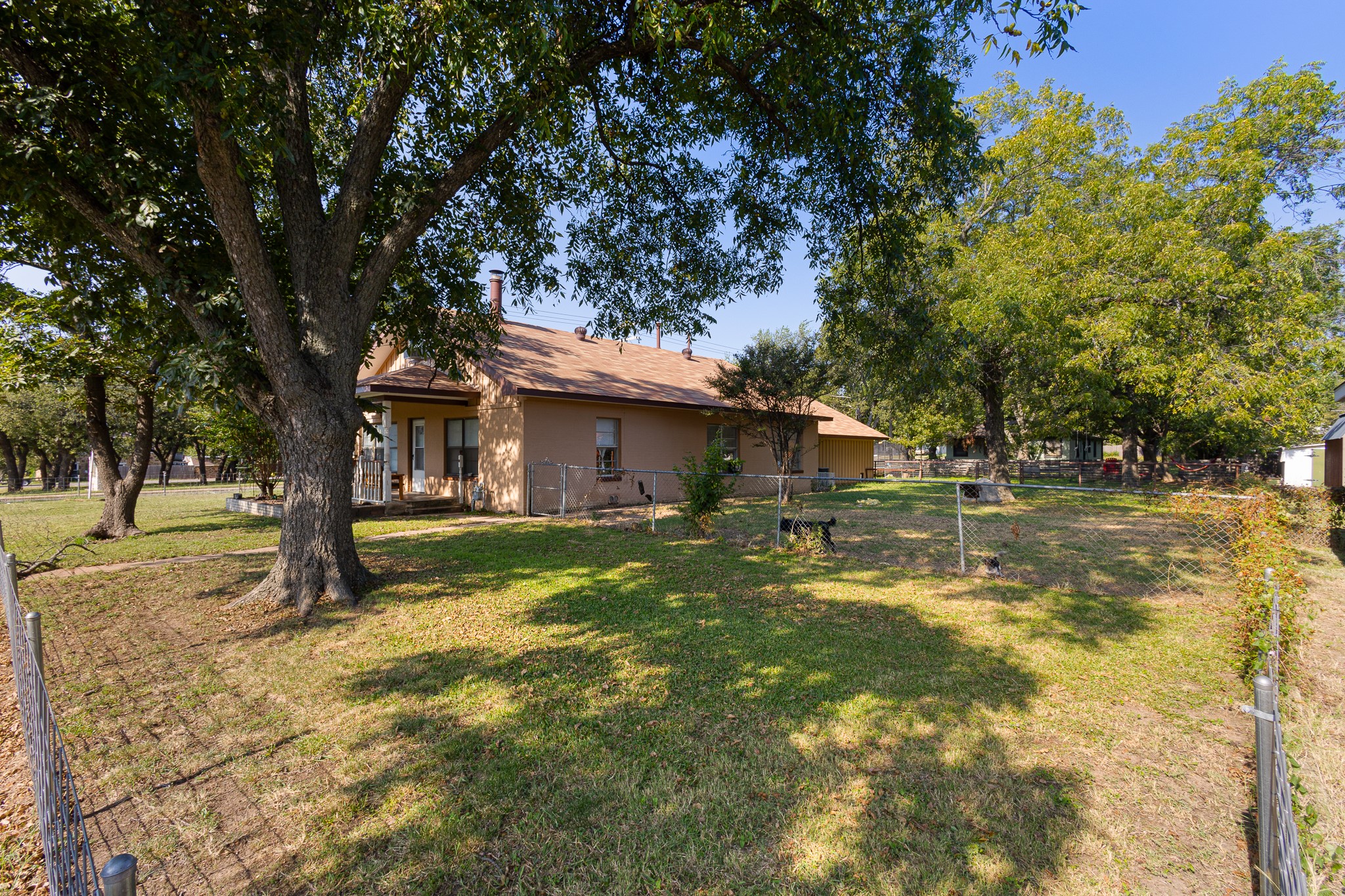 301 W Nelson Street Bowie TX 76230