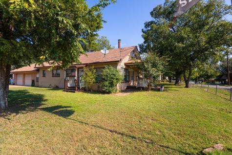 301 W Nelson Street Bowie TX 76230