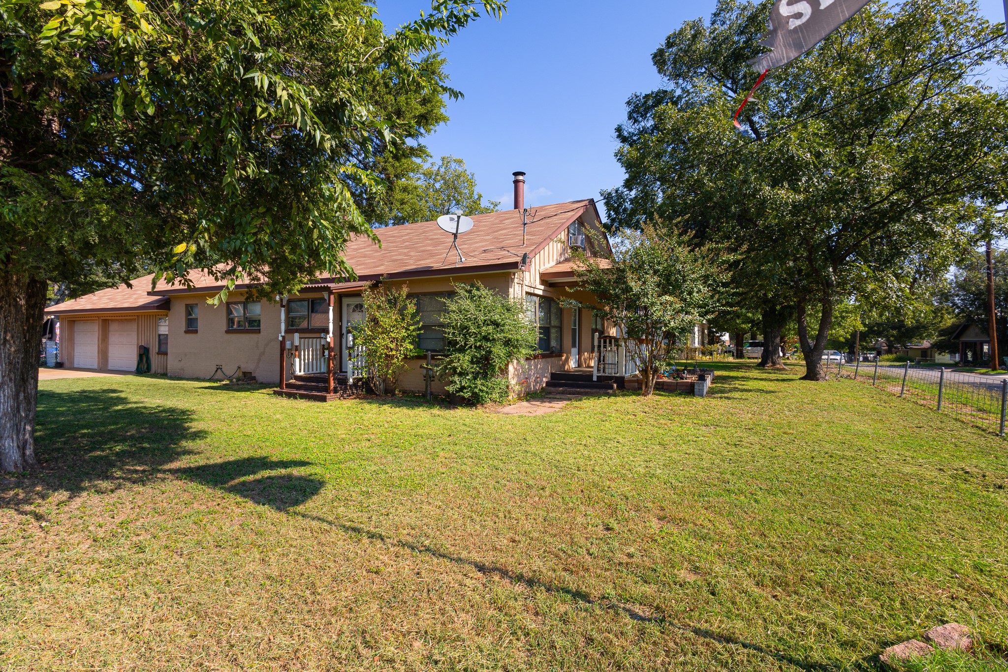 301 W Nelson Street Bowie TX 76230