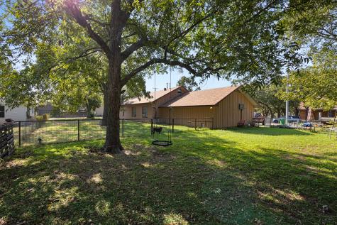 301 W Nelson Street Bowie TX 76230
