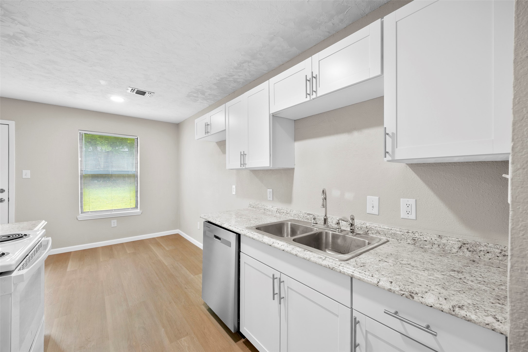 6219 Kelly Elliott Road Arlington TX 76001