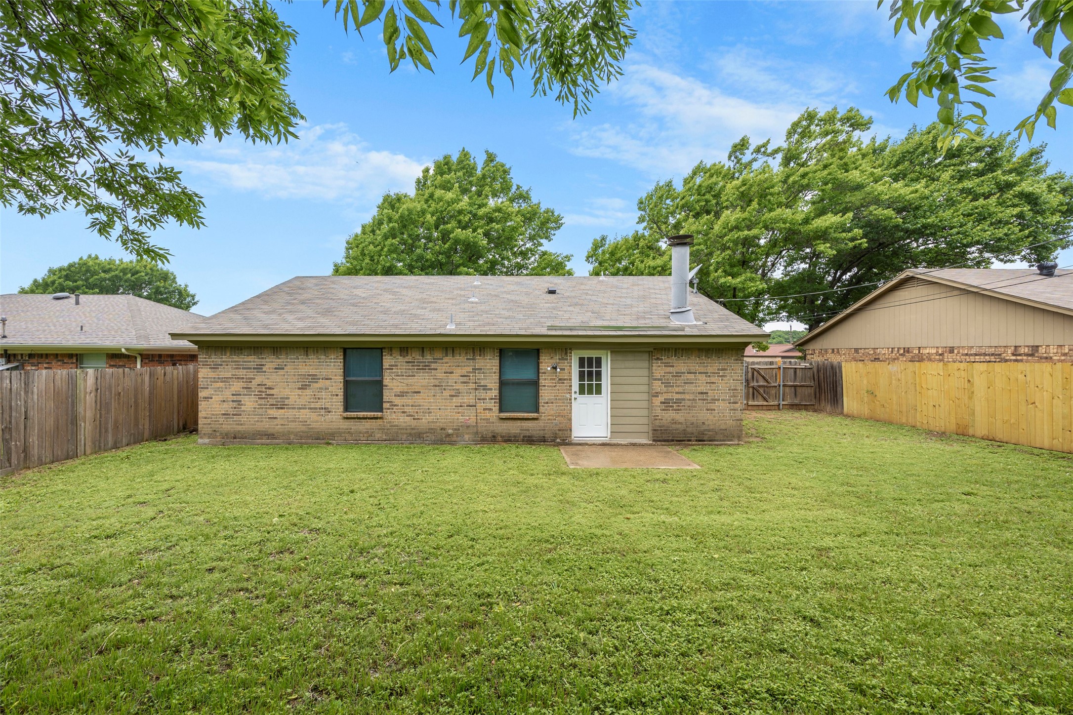 6219 Kelly Elliott Road Arlington TX 76001