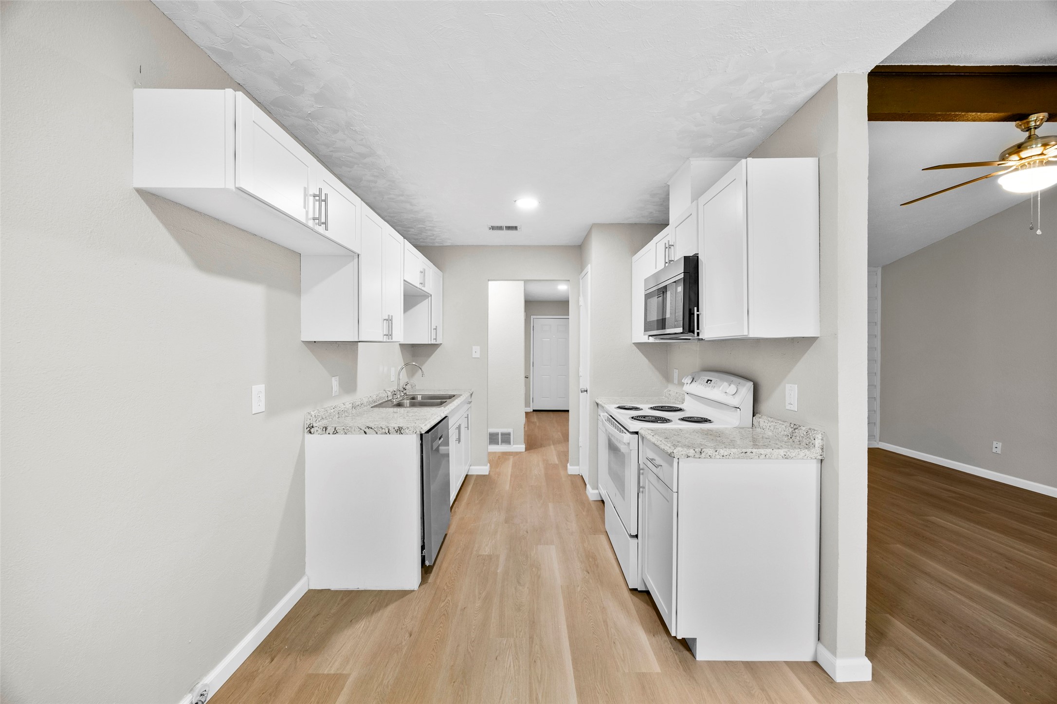 6219 Kelly Elliott Road Arlington TX 76001