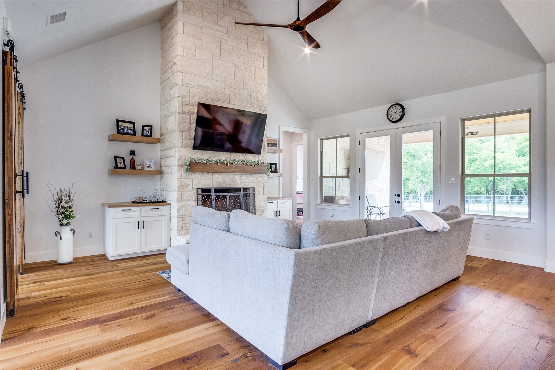 6860 County Road 302 Grandview TX 76050
