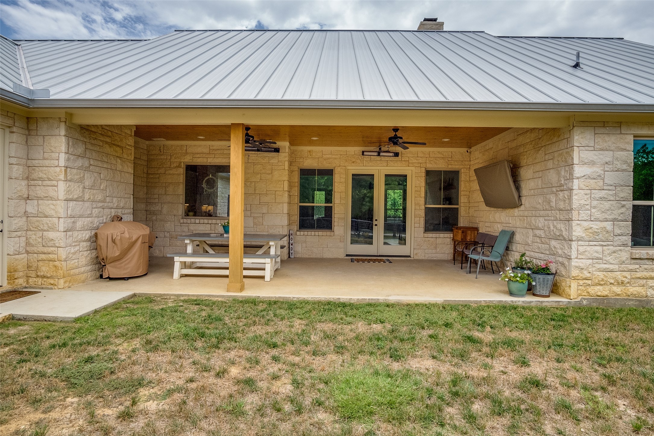 6860 County Road 302 Grandview TX 76050