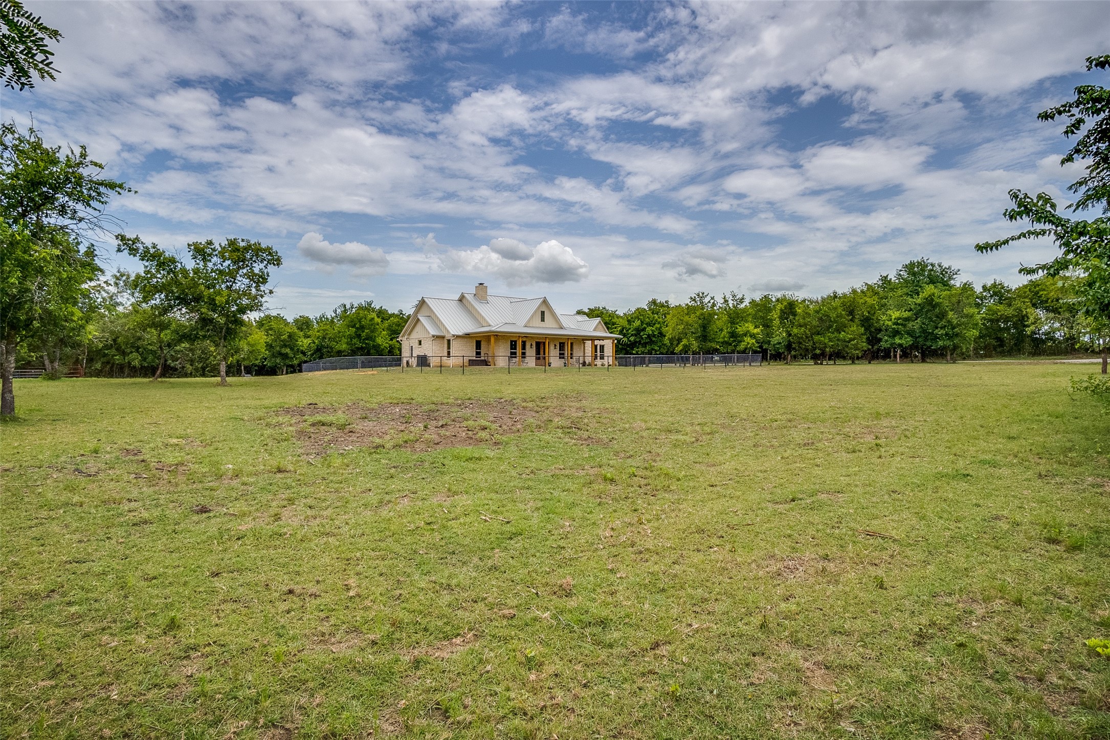 6860 County Road 302 Grandview TX 76050