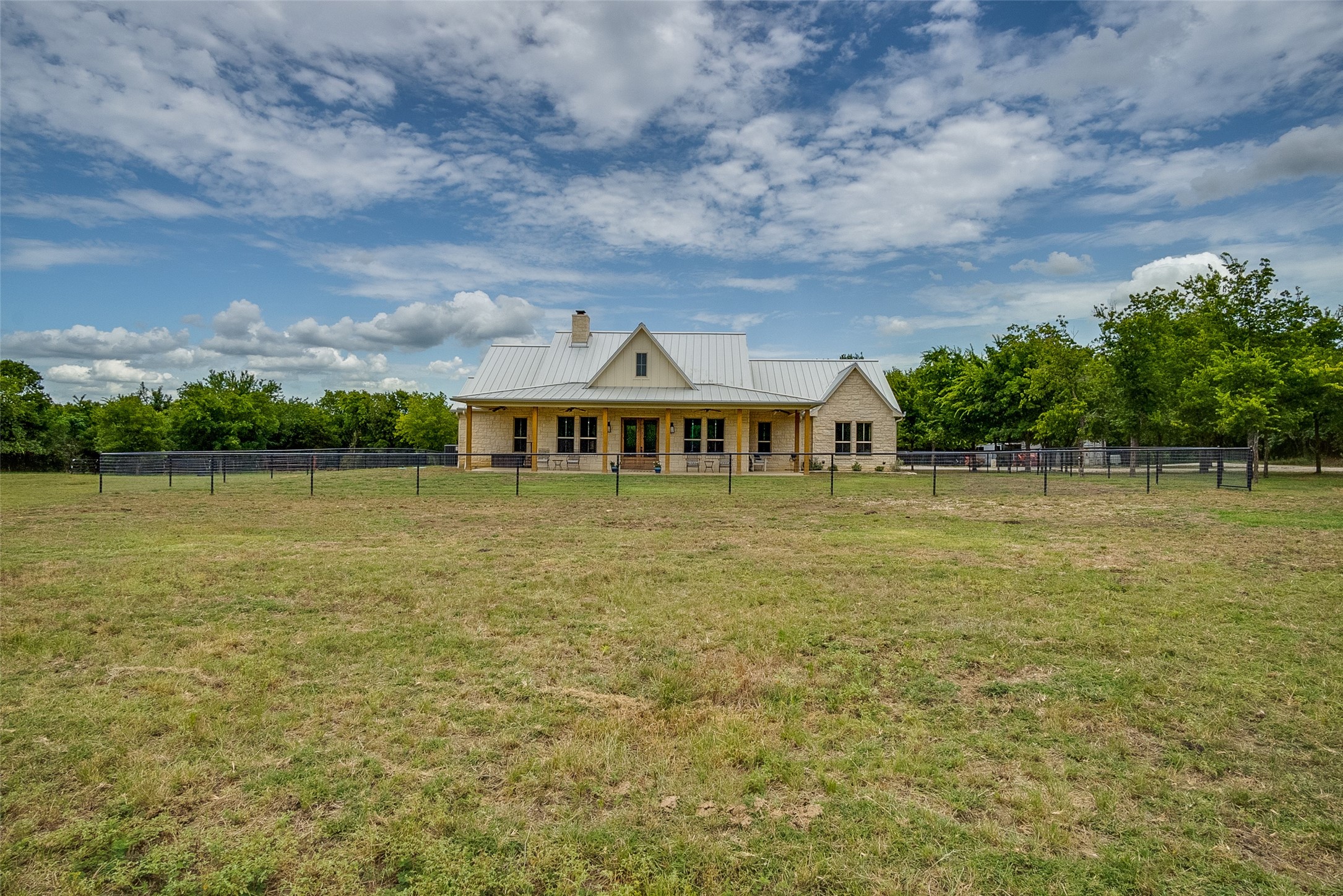 6860 County Road 302 Grandview TX 76050