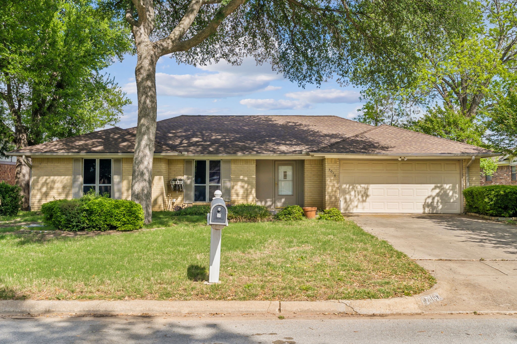 7016 Briardale Drive North Richland Hills TX 76182