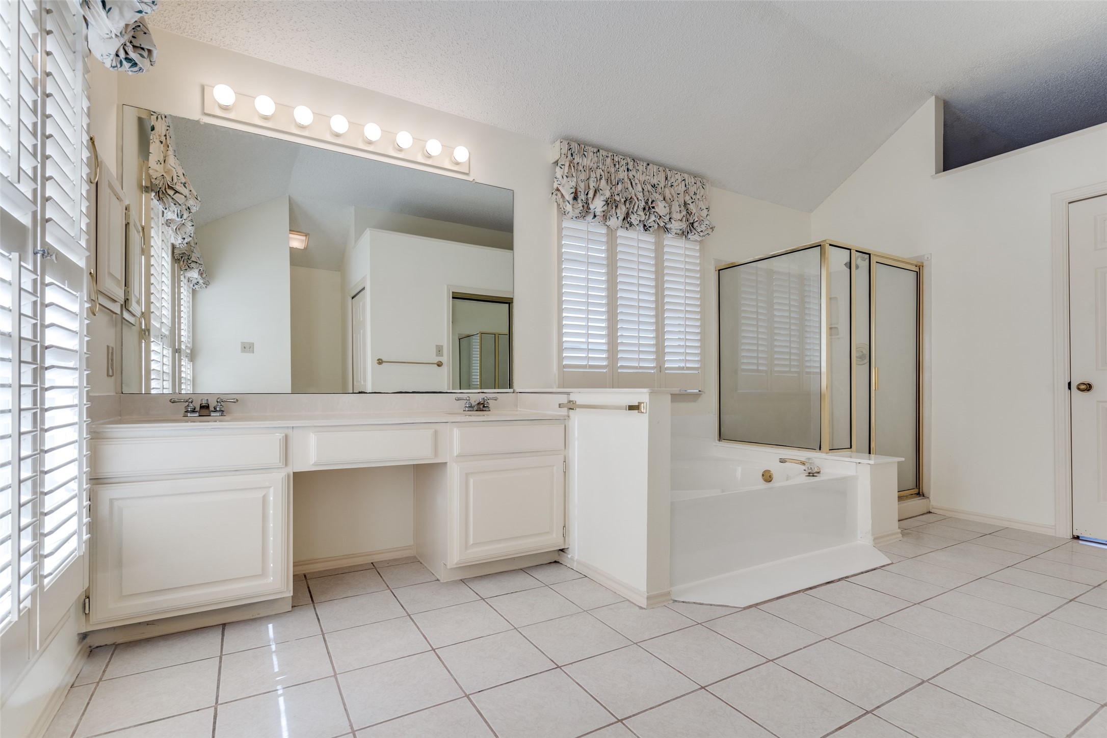 4210 Stonecastle Drive Garland TX 75044