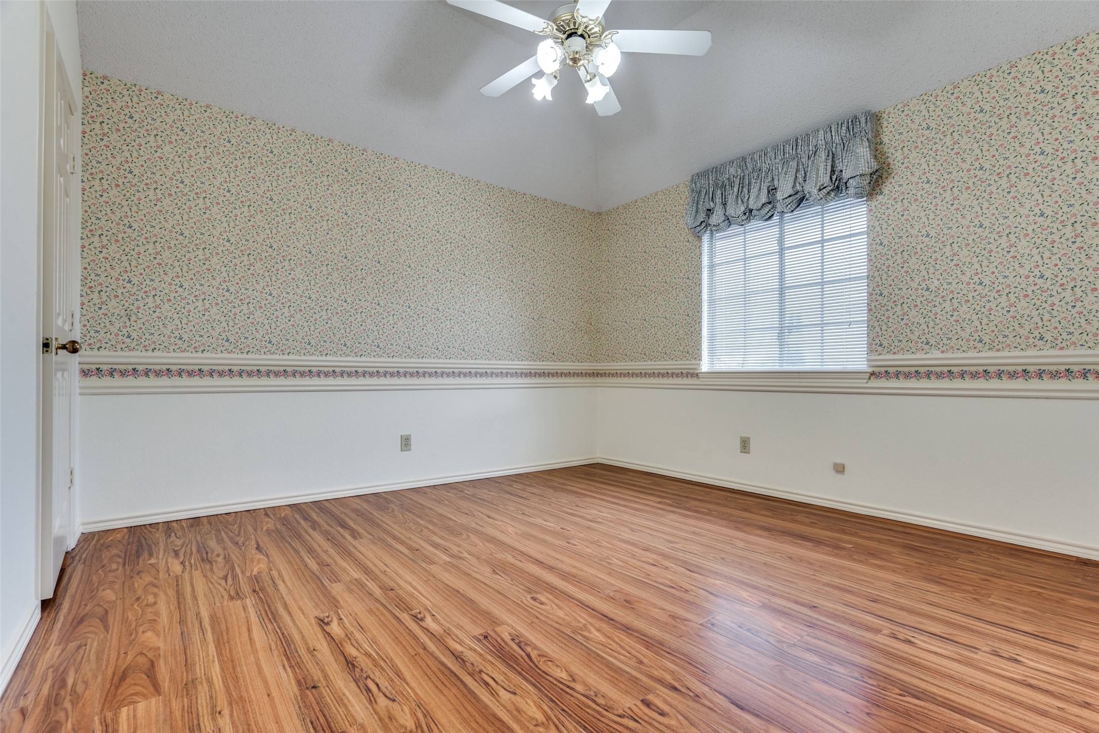 4210 Stonecastle Drive Garland TX 75044