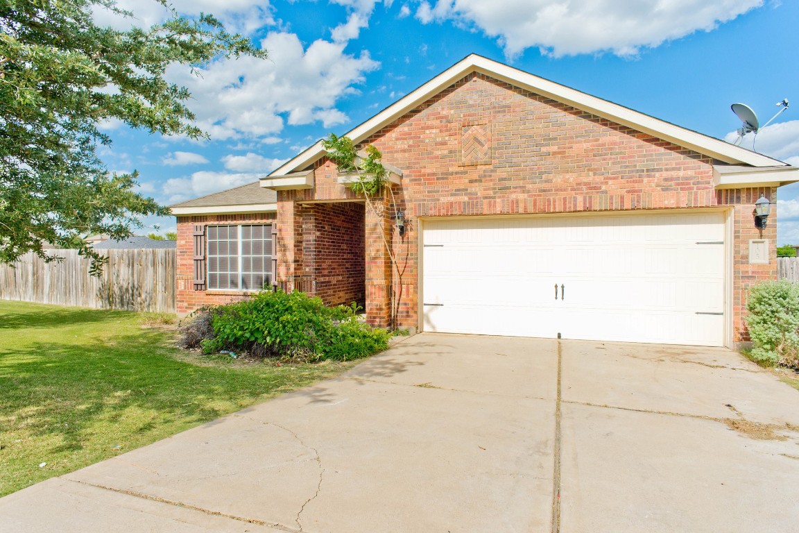 105 Dodge City Court Newark TX 76071