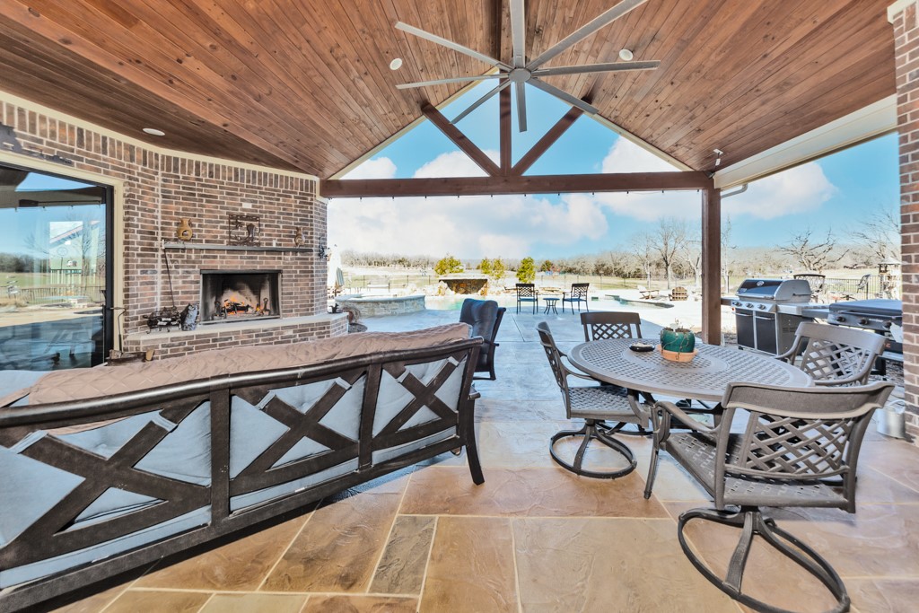 1466 County Road 1270 Alvord TX 76225