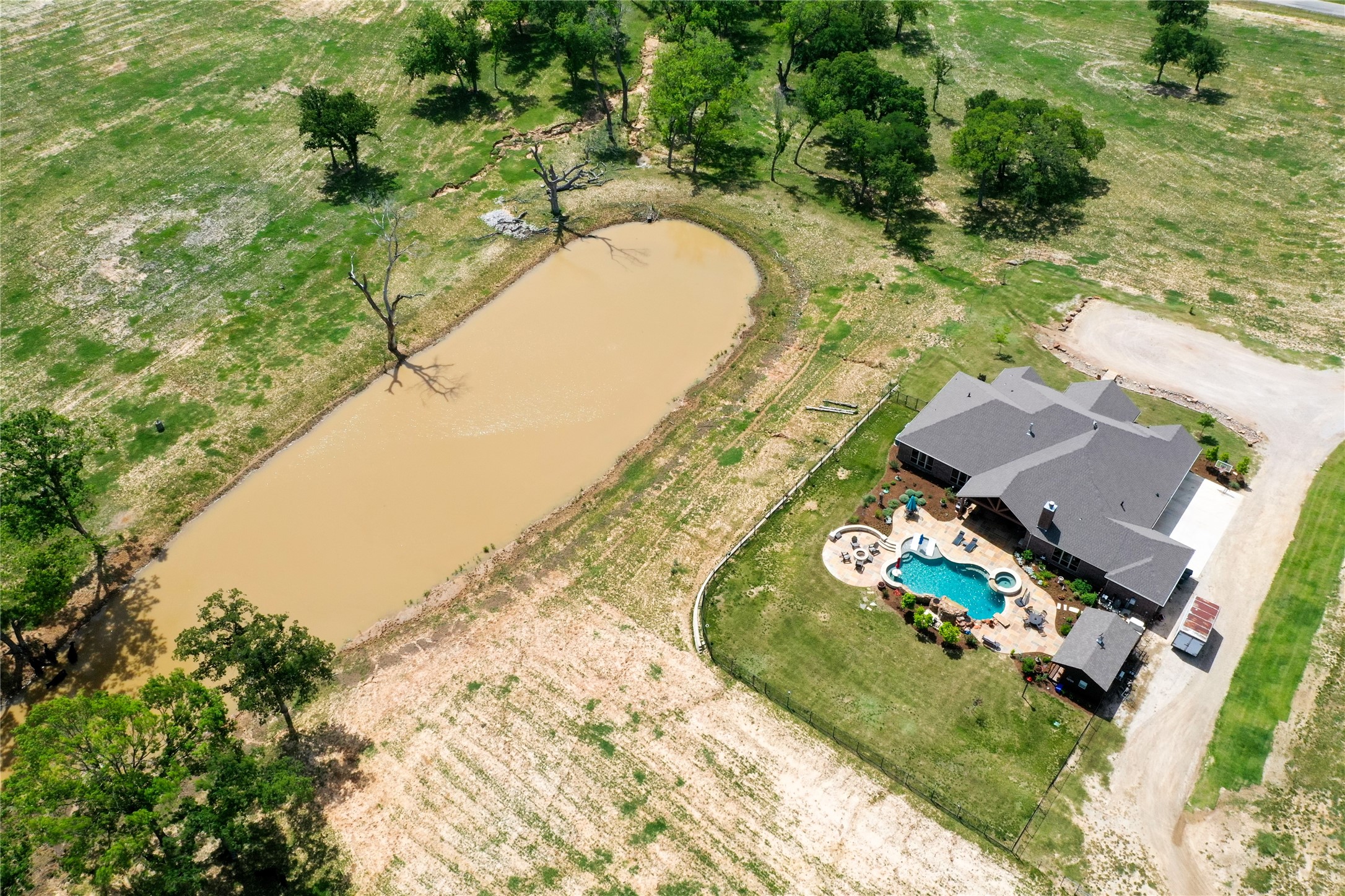 1466 County Road 1270 Alvord TX 76225