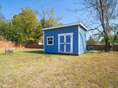 33 Park Lane Gainesville TX 76240