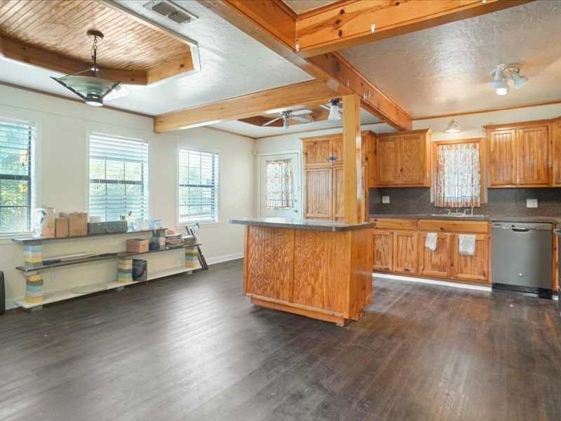 33 Park Lane Gainesville TX 76240