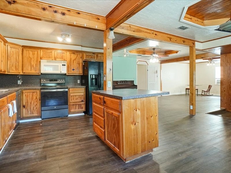 33 Park Lane Gainesville TX 76240