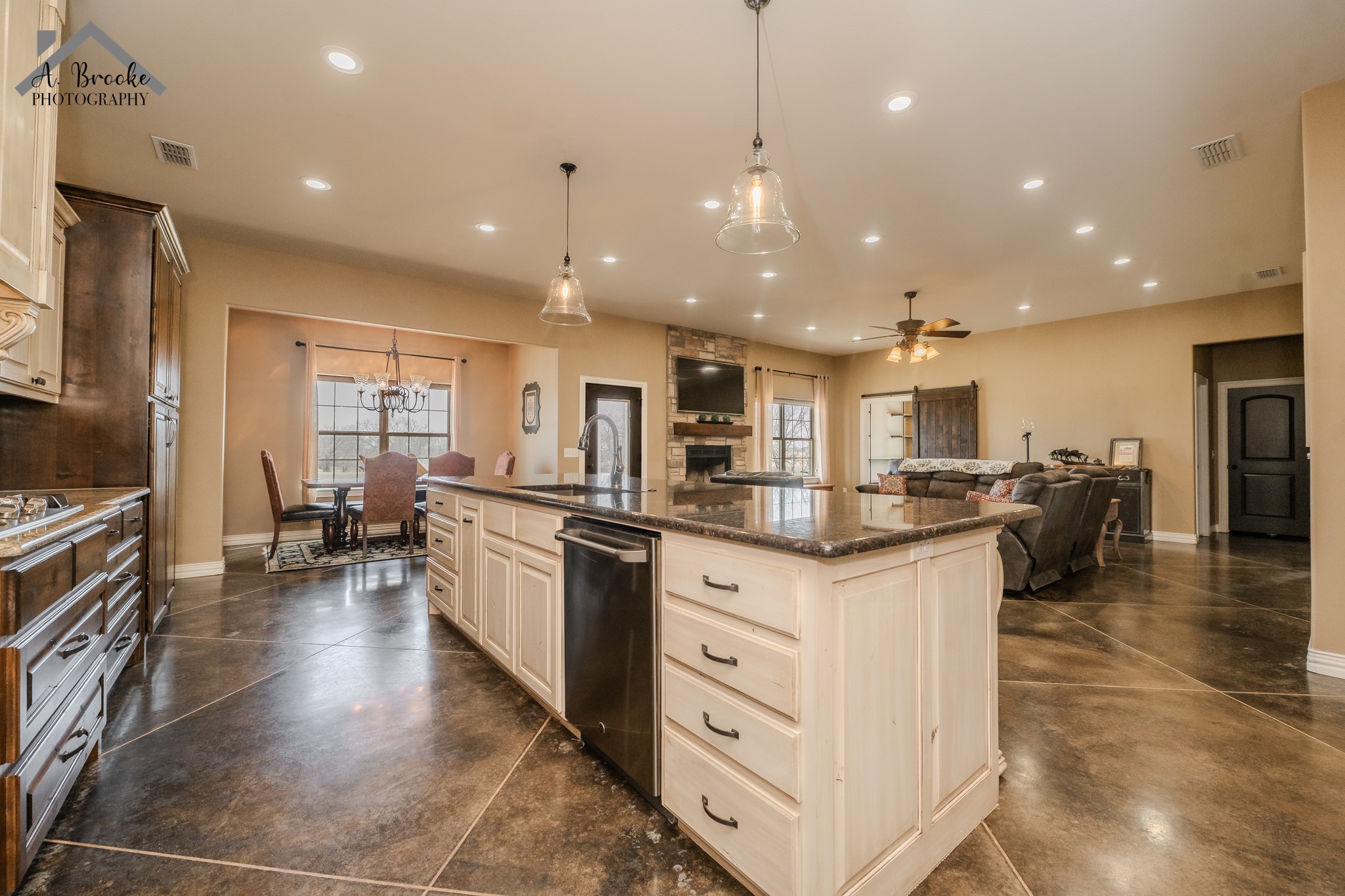 9118 Hall Iowa Park TX 76367
