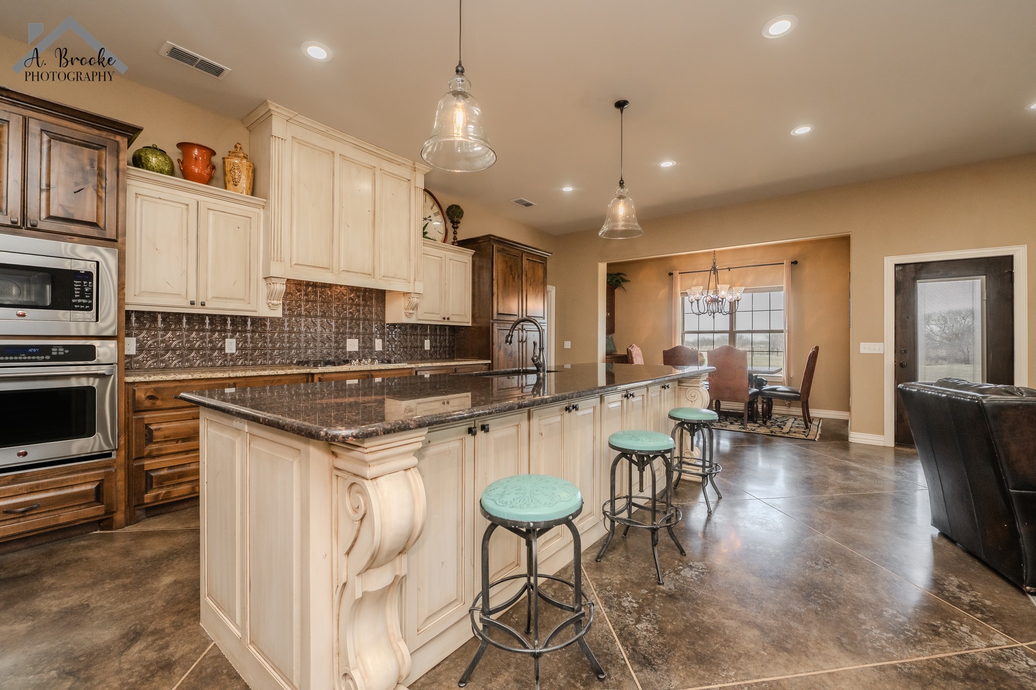 9118 Hall Iowa Park TX 76367