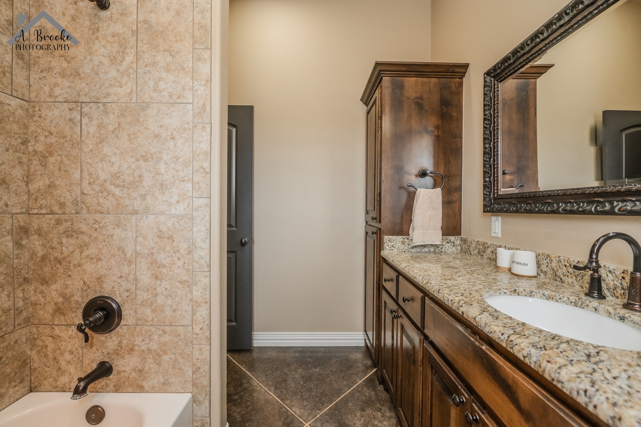 9118 Hall Iowa Park TX 76367
