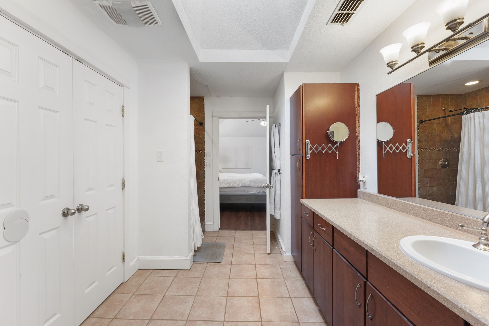 302 Thorntree Drive Ovilla TX 75154