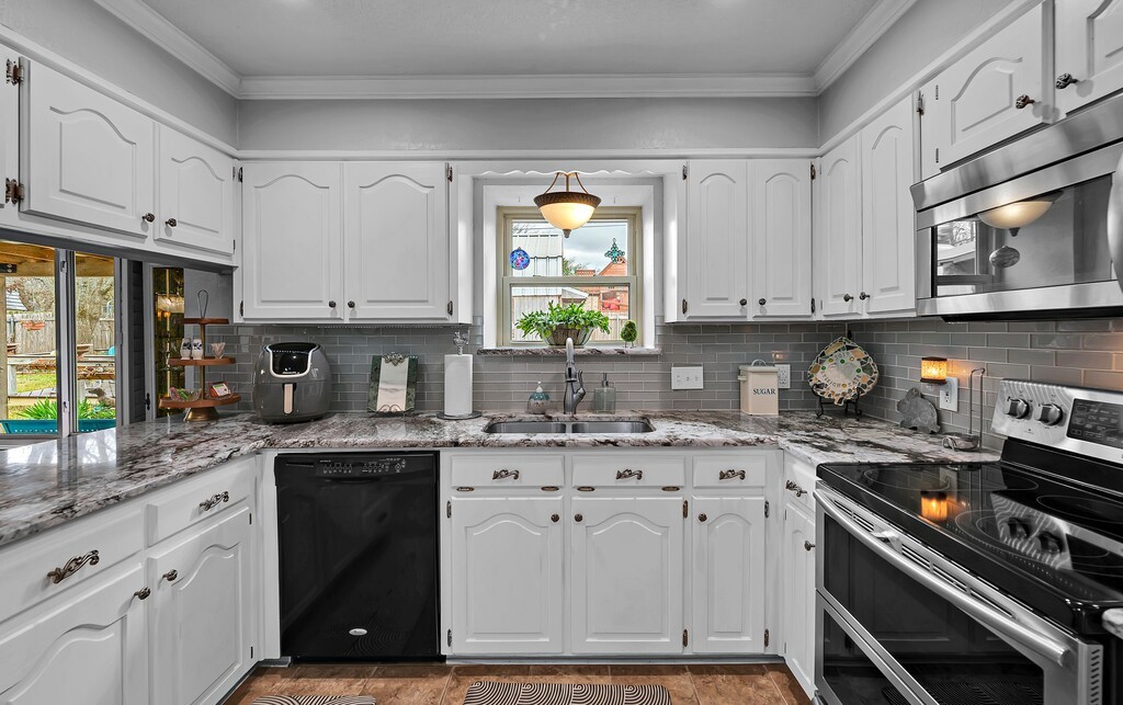 1065 Dendron Drive Hewitt TX 76643