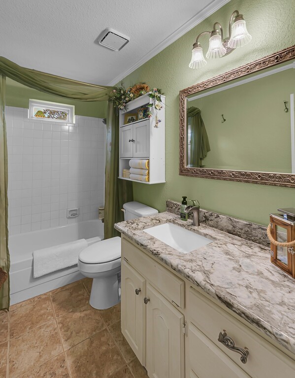 1065 Dendron Drive Hewitt TX 76643