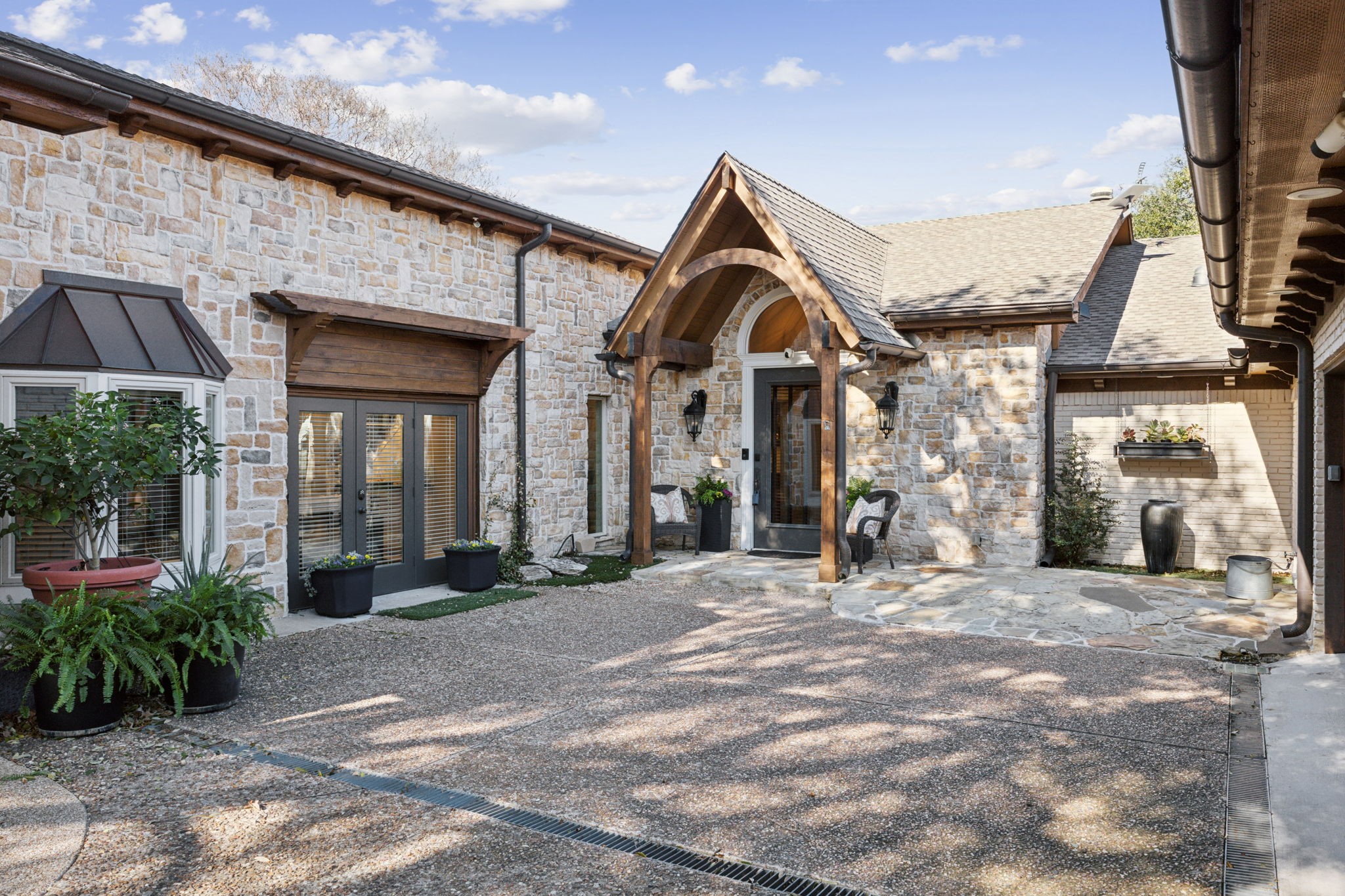9435 Rocky Branch Drive Dallas TX 75243