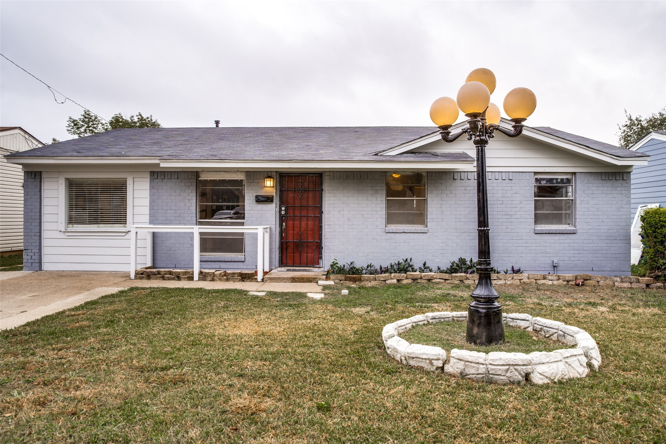 3826 Mehalia Drive Dallas TX 75241