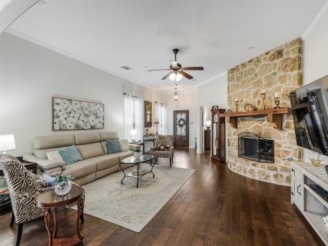 212 Rugby Lane Mckinney TX 75072