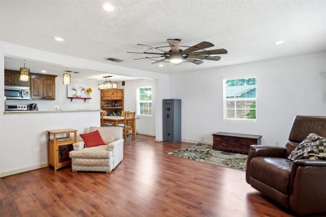 904 S Perrin Street Decatur TX 76234