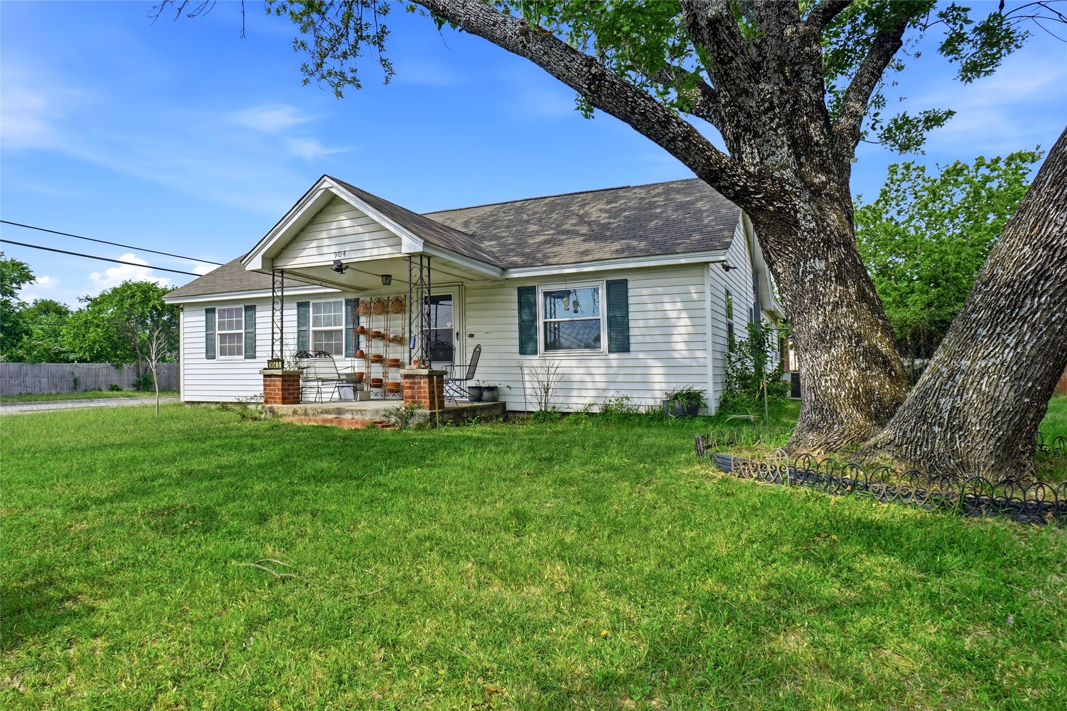 904 S Perrin Street Decatur TX 76234
