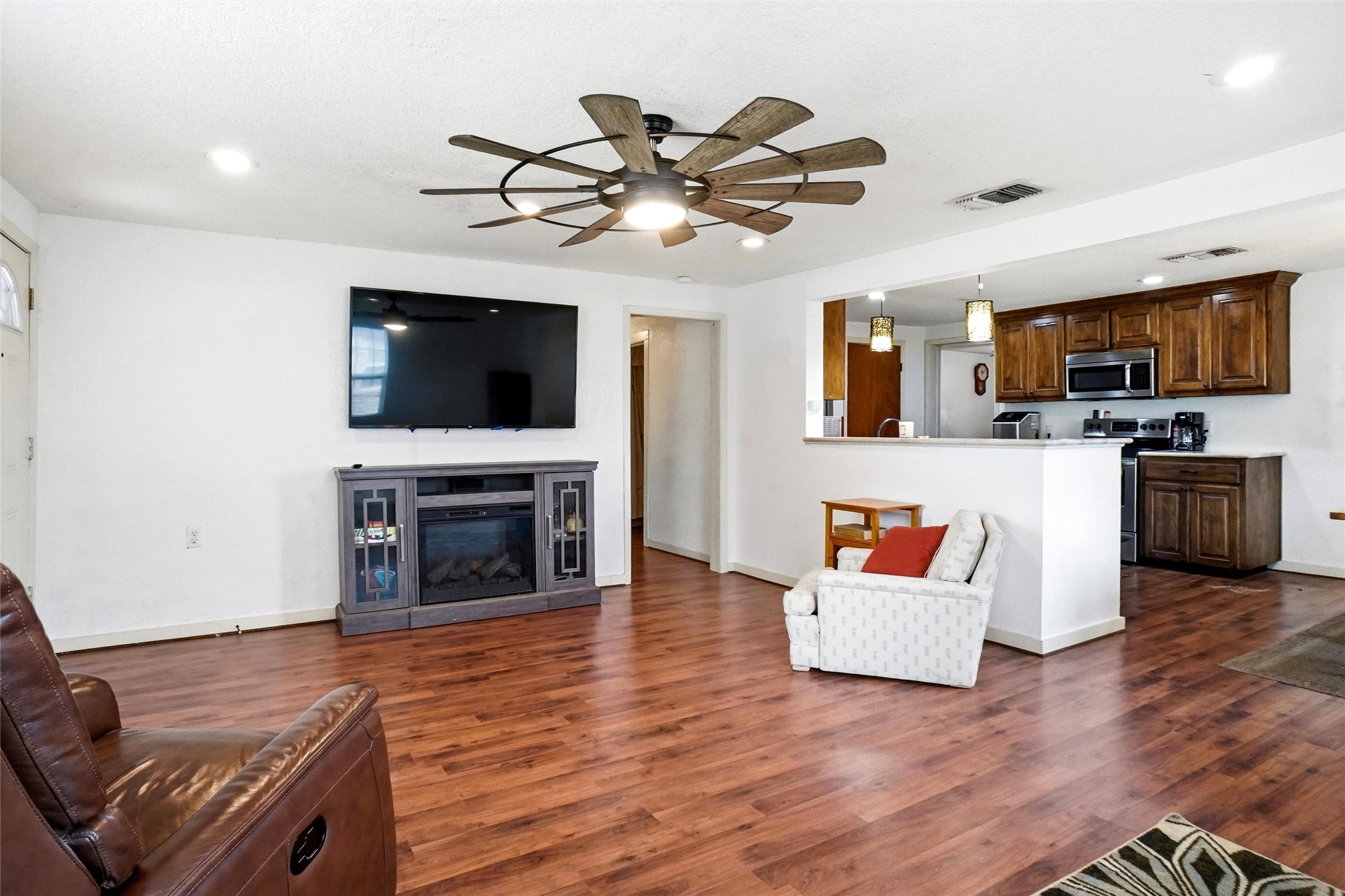 904 S Perrin Street Decatur TX 76234