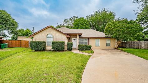 906 Pear Court Joshua TX 76058