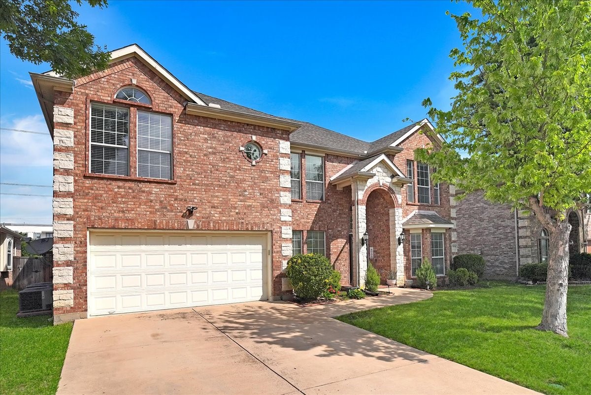 5856 Summerwood Drive Grand Prairie TX 75052