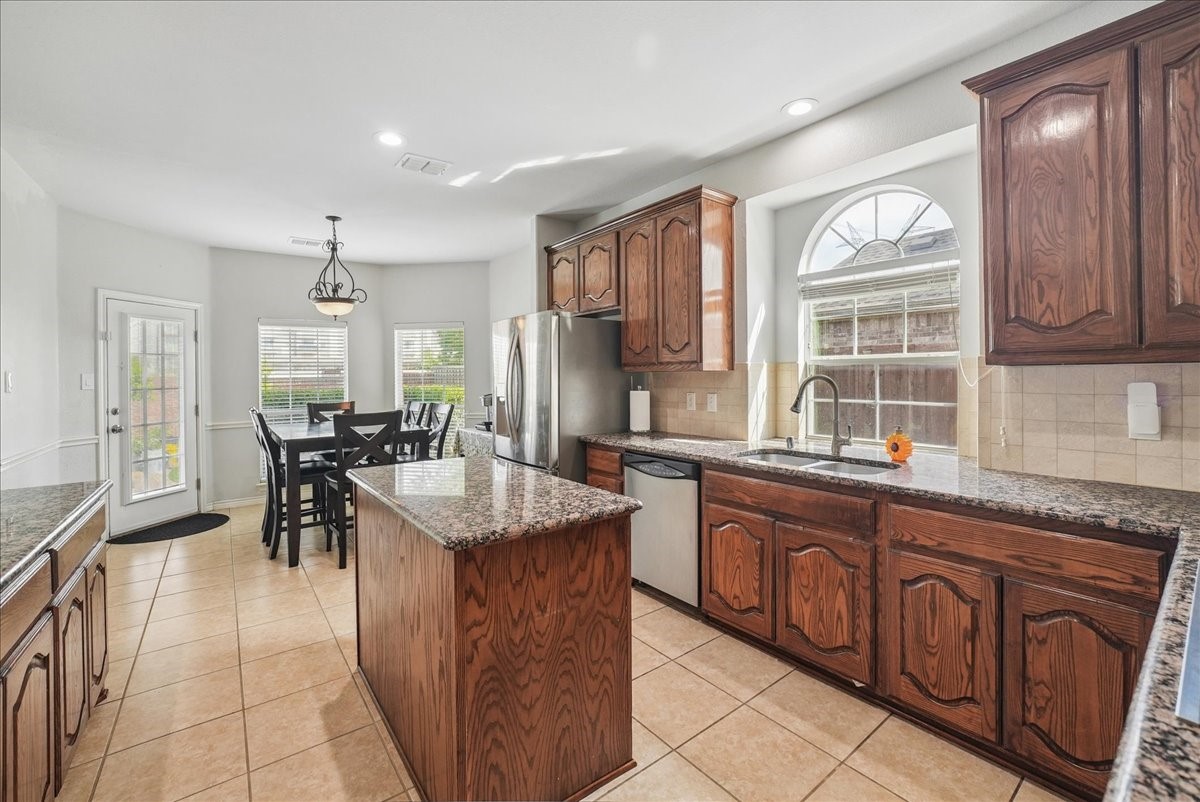 5856 Summerwood Drive Grand Prairie TX 75052